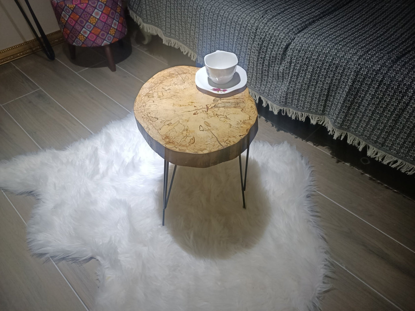 Live Edge End Table from Plane Tree 40cm