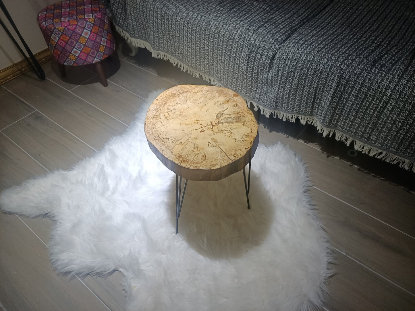 Live Edge End Table from Plane Tree 40cm