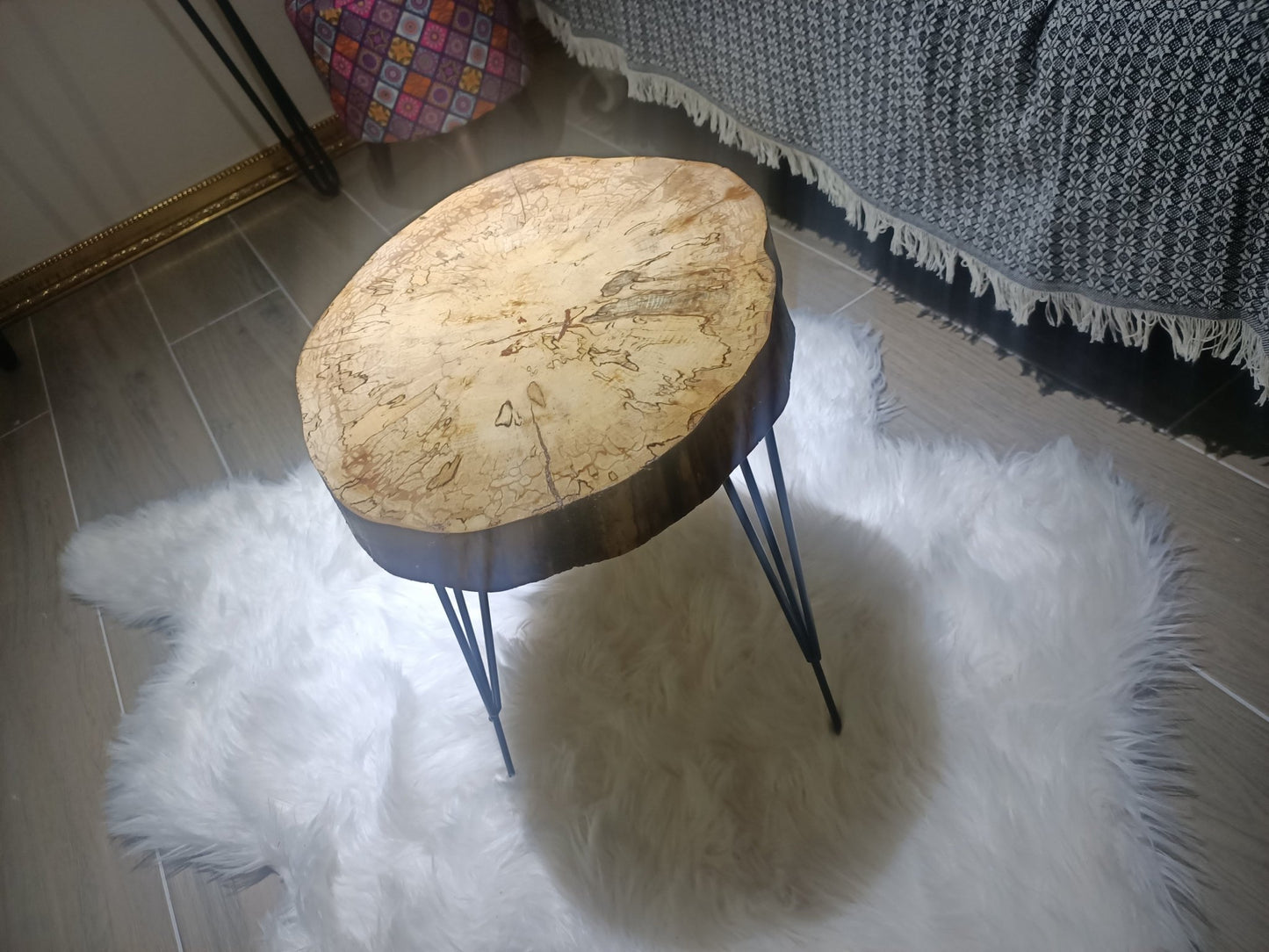 Live Edge End Table from Plane Tree 40cm